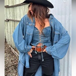 Searching for the denim jacket in this picture! ISO any size